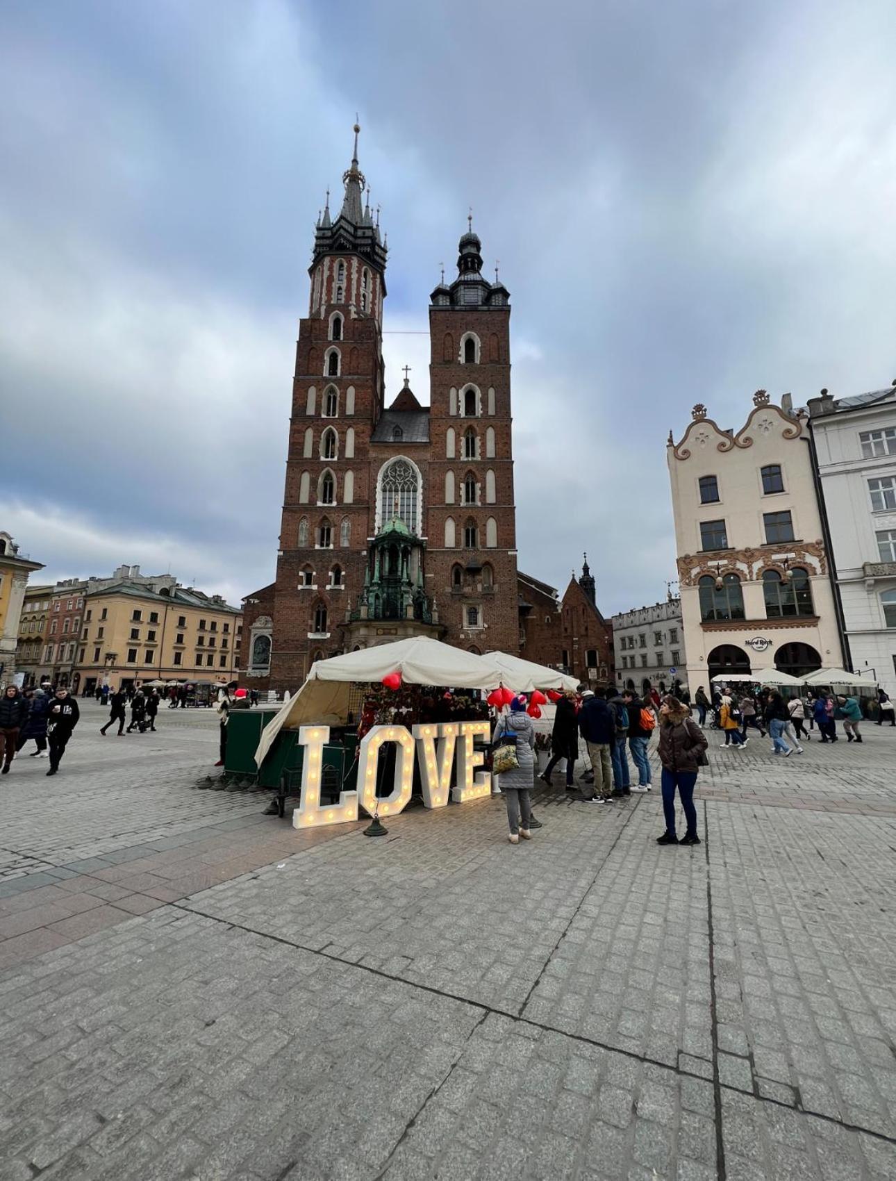 Main Square Apartments Sylvi Krasków Eksteriør bilde